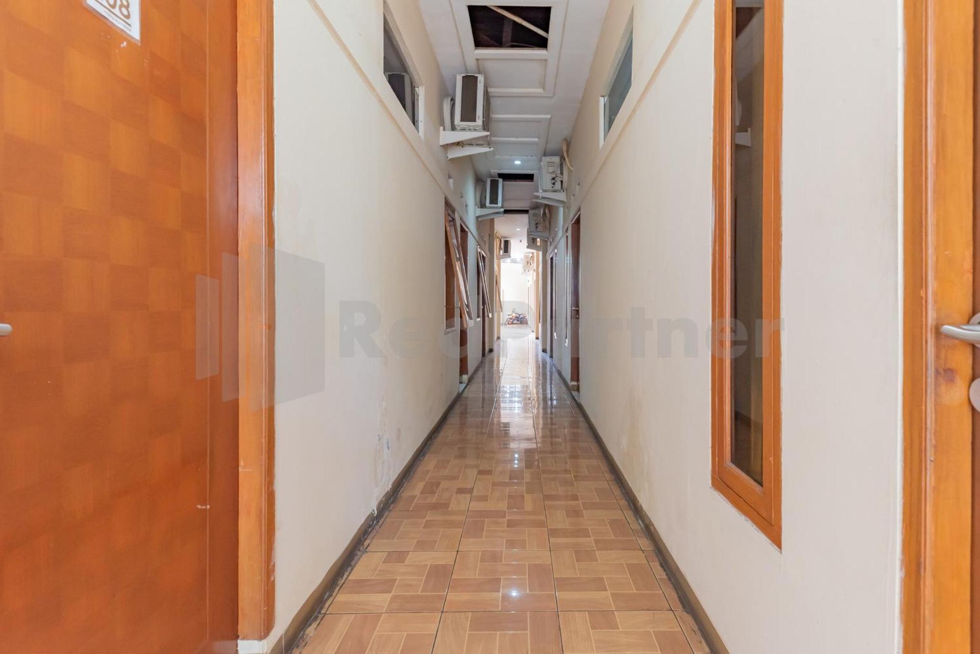 Wisma Alamanda Near Terminal Cicaheum Redpartner Bandung Ngoại thất bức ảnh