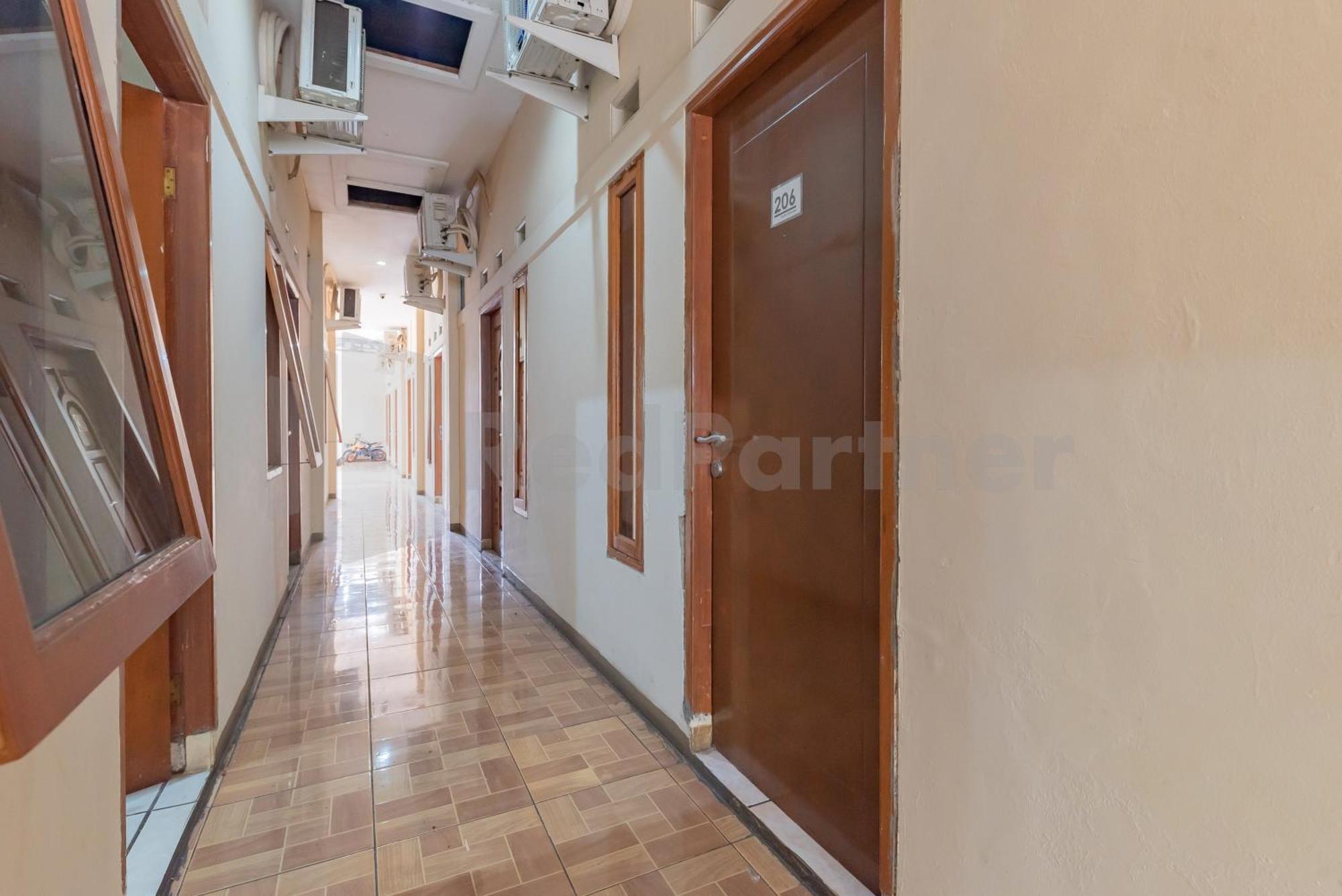 Wisma Alamanda Near Terminal Cicaheum Redpartner Bandung Ngoại thất bức ảnh