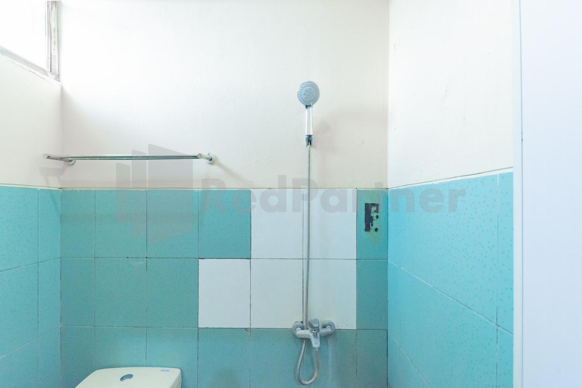 Wisma Alamanda Near Terminal Cicaheum Redpartner Bandung Ngoại thất bức ảnh