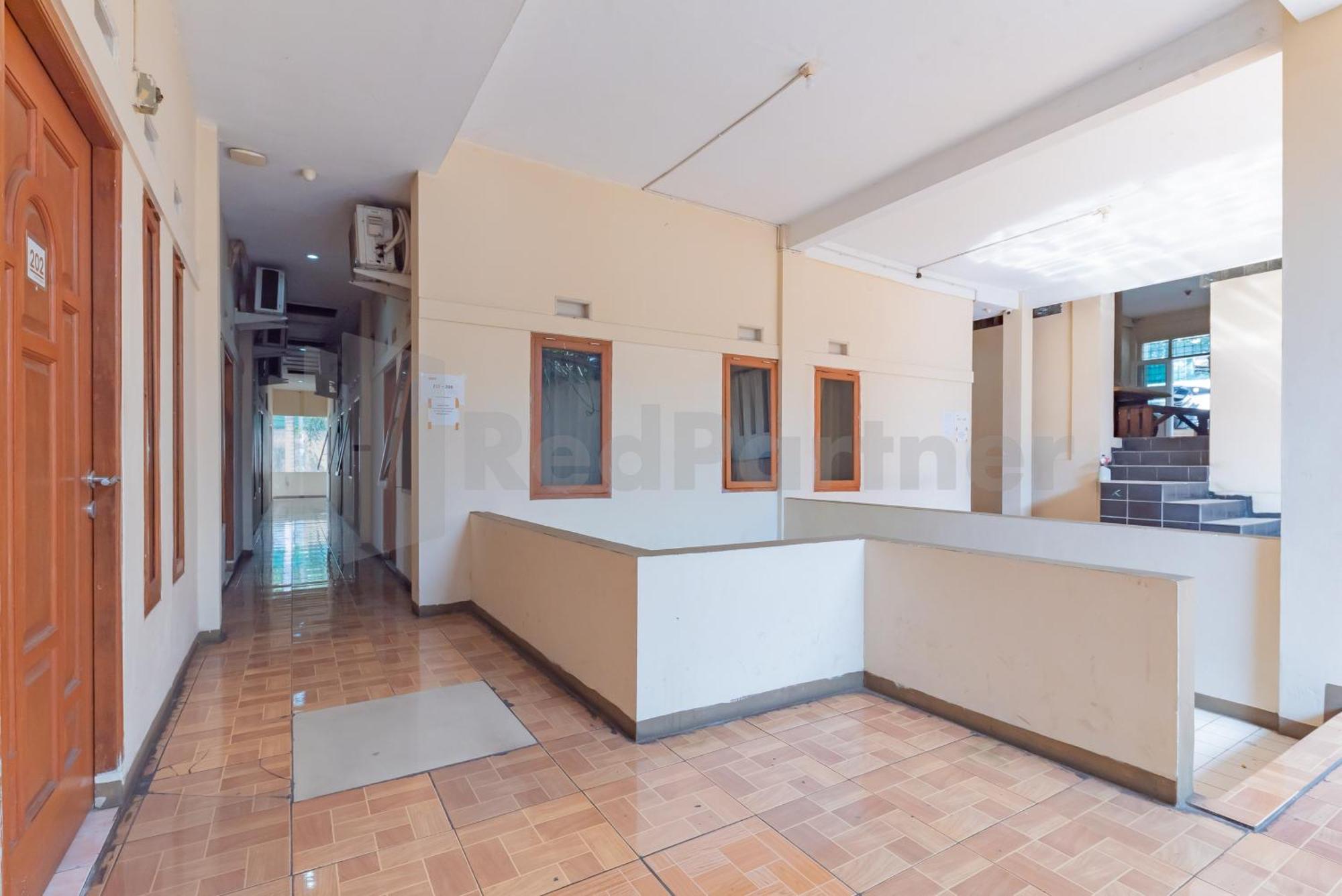 Wisma Alamanda Near Terminal Cicaheum Redpartner Bandung Ngoại thất bức ảnh